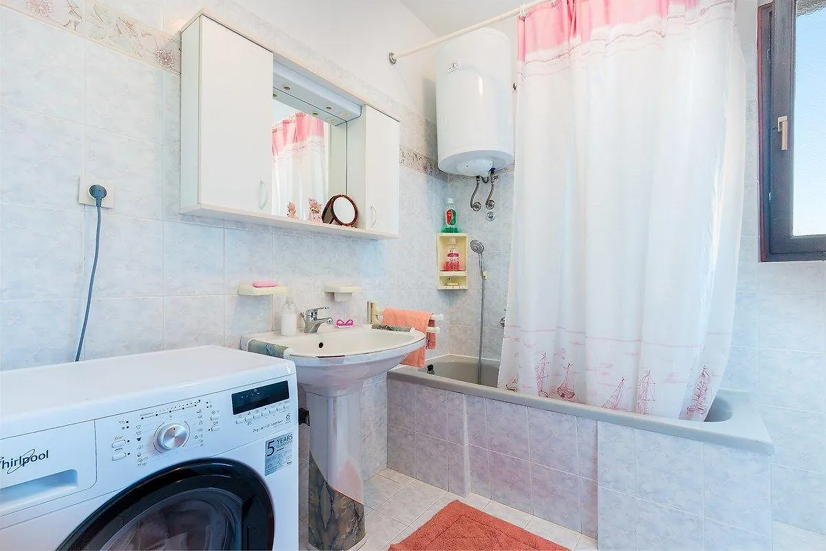 بولا Apartment Grabro